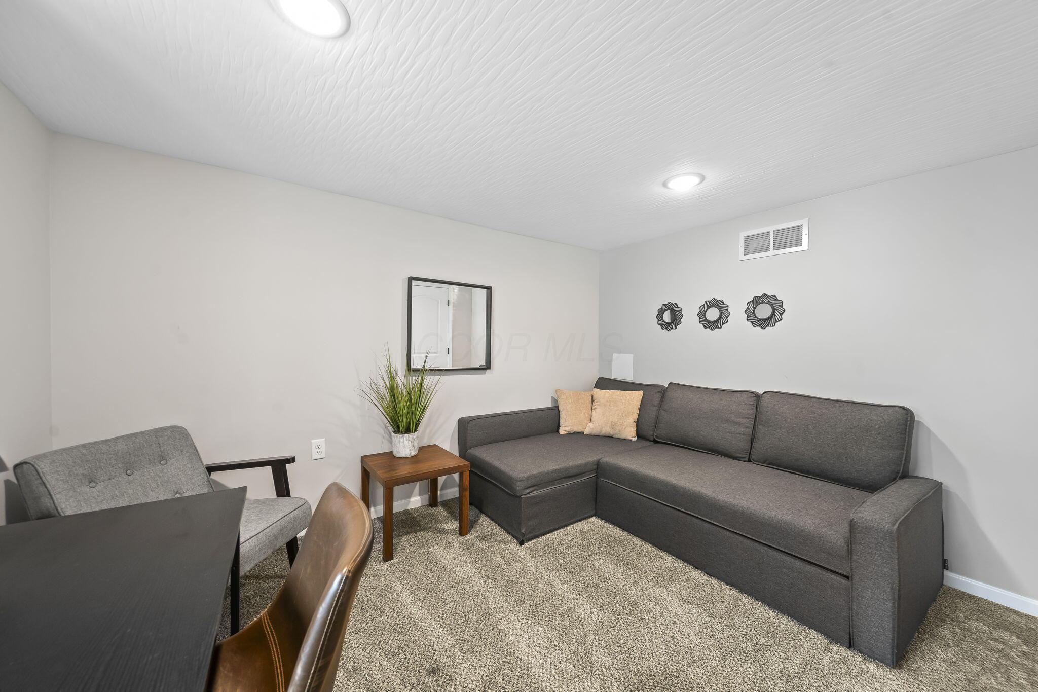 1815 Union Street Property Photo 31