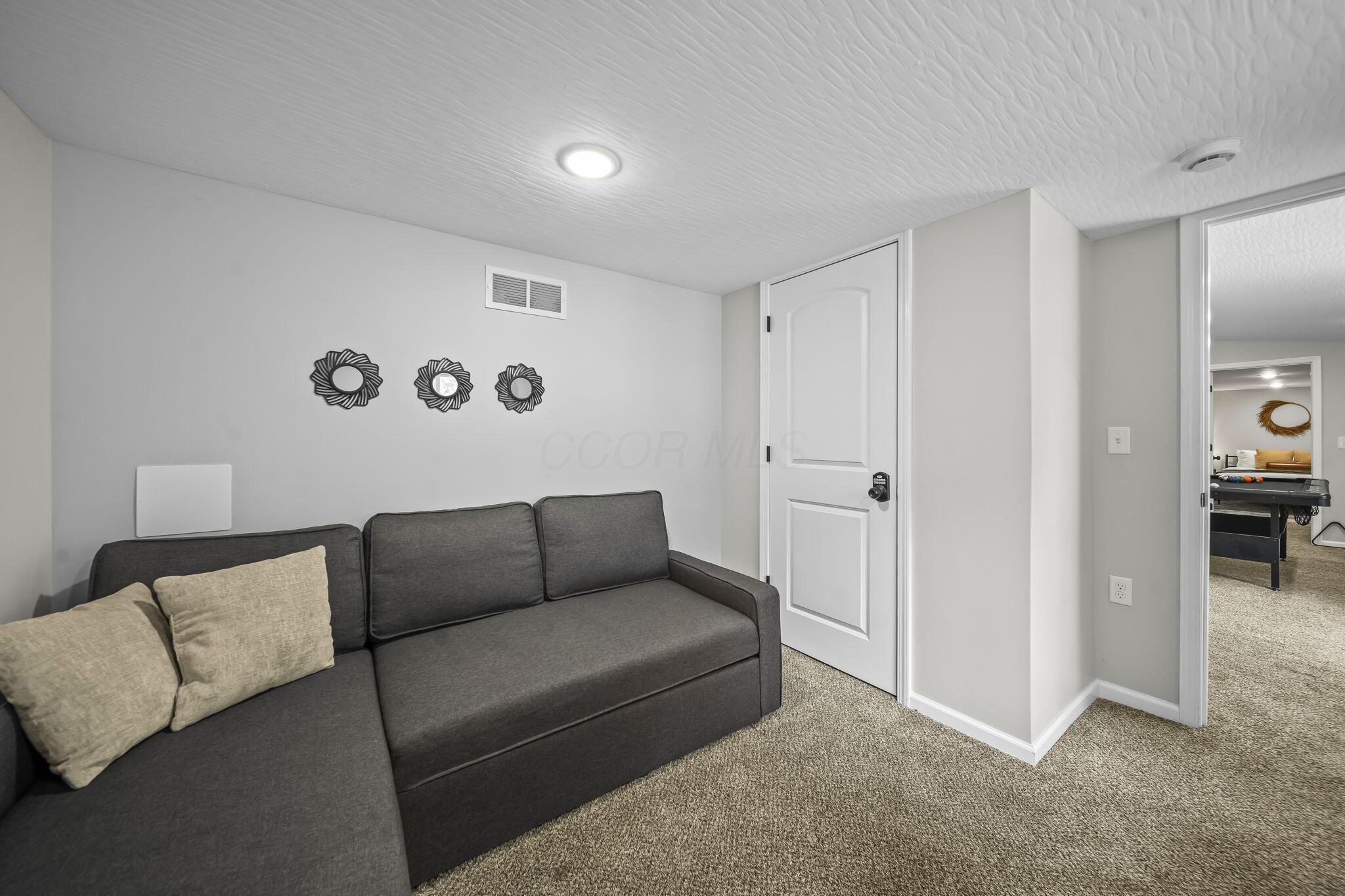 1815 Union Street Property Photo 33