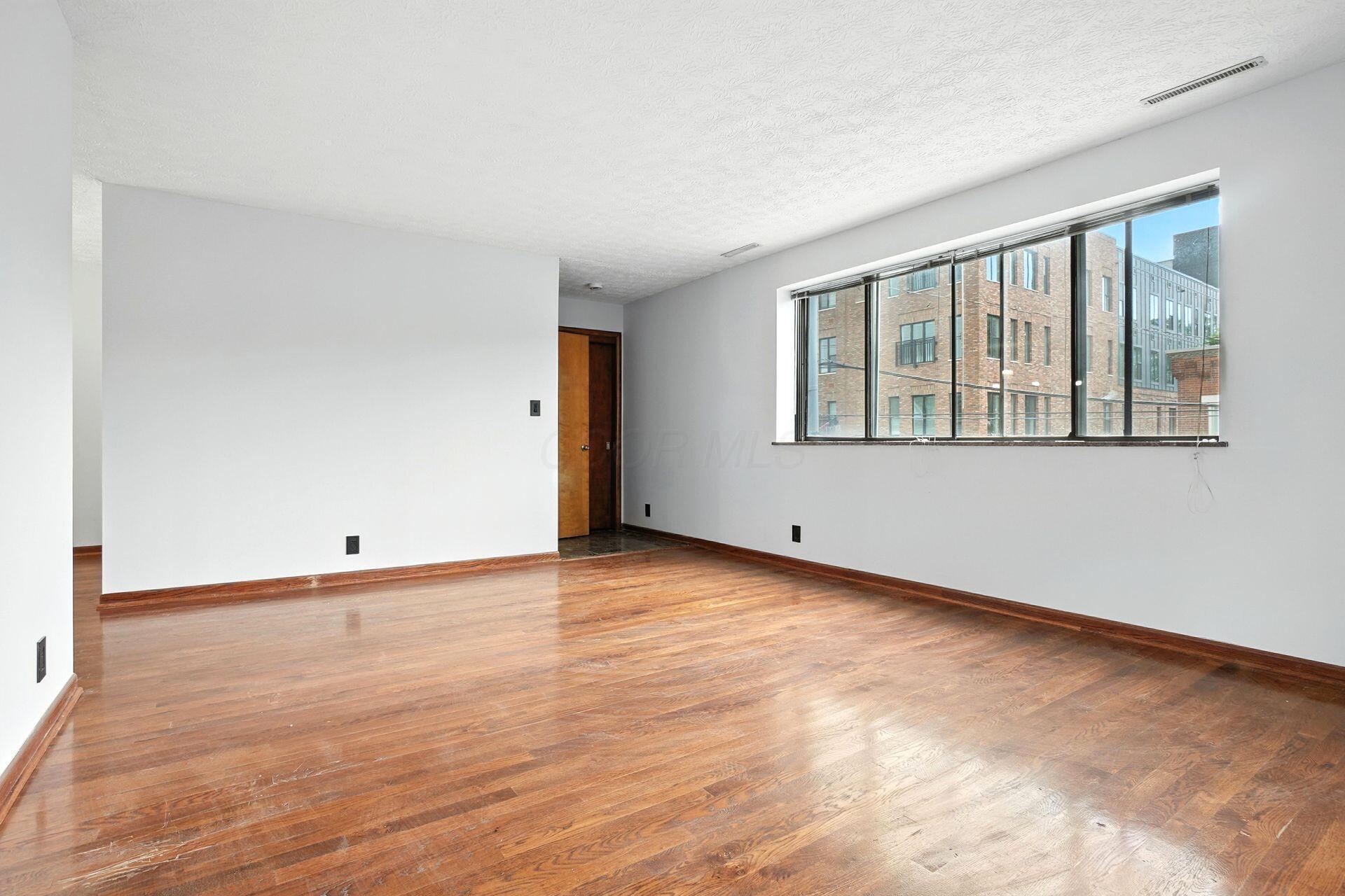 295 E Whittier Street Property Photo 4