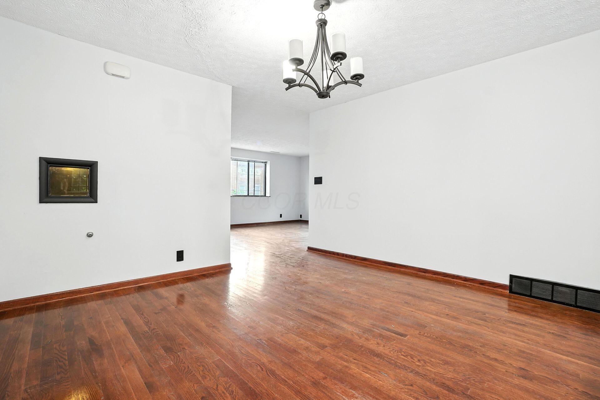 295 E Whittier Street Property Photo 7