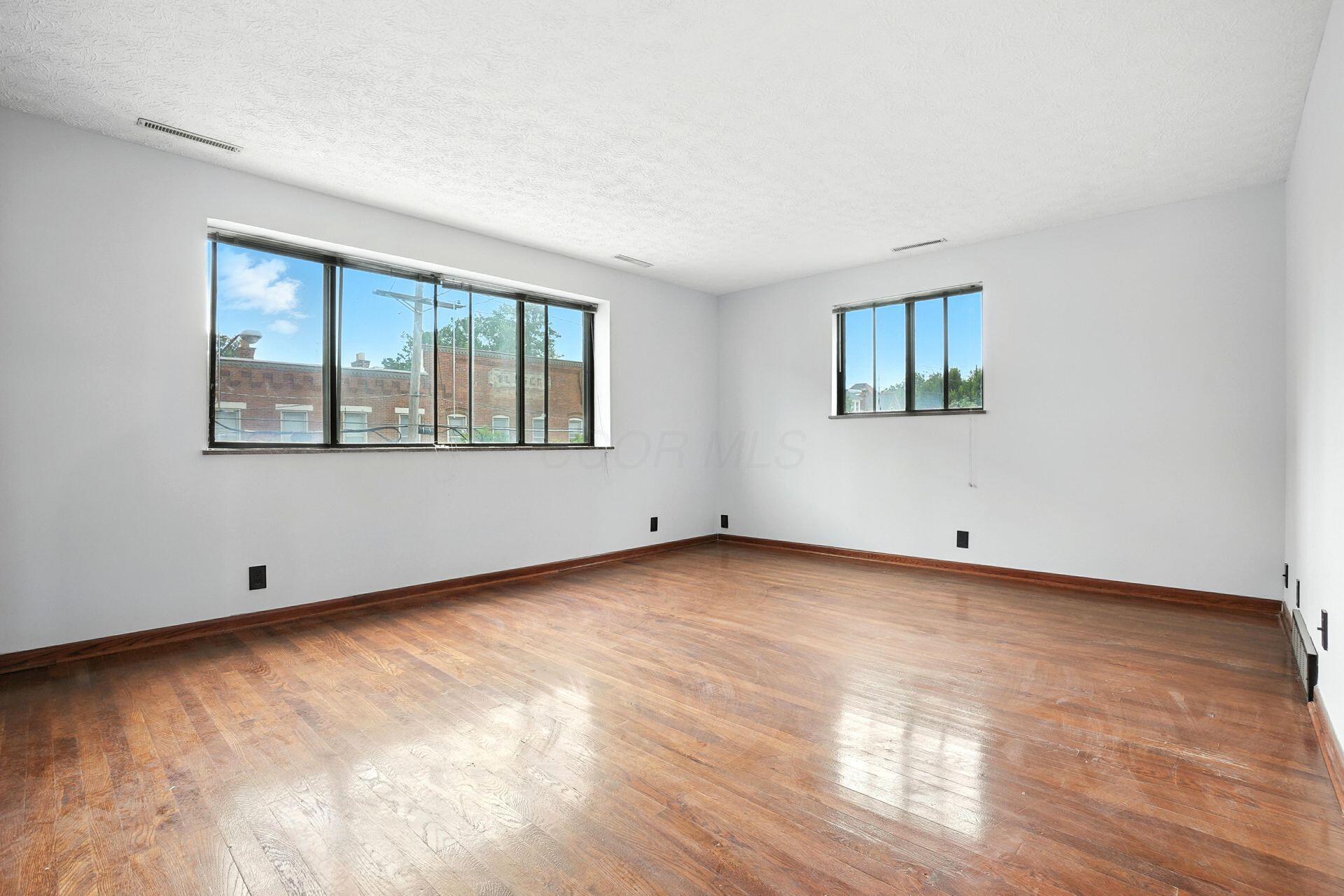 295 E Whittier Street Property Photo 20