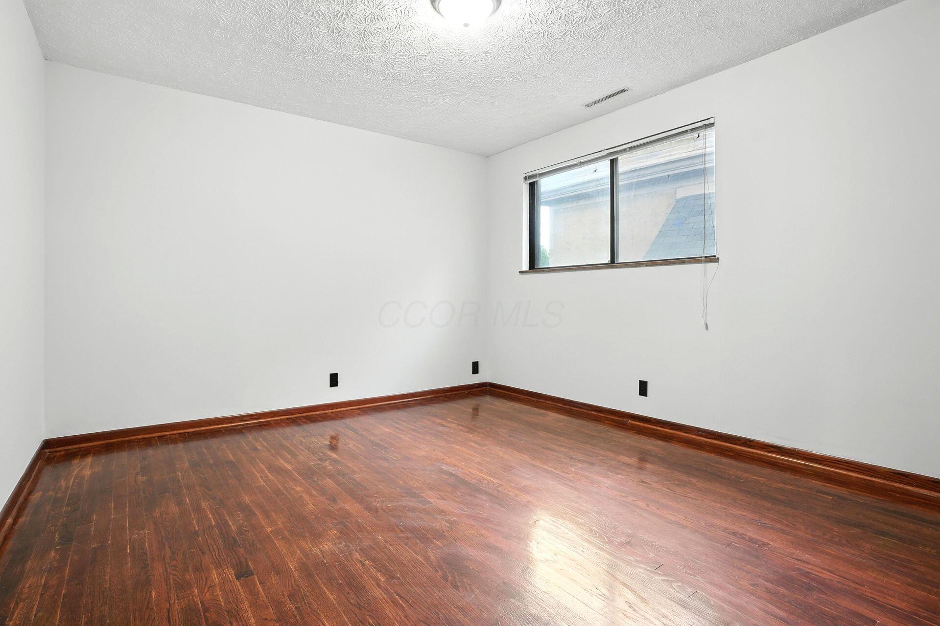295 E Whittier Street Property Photo 21