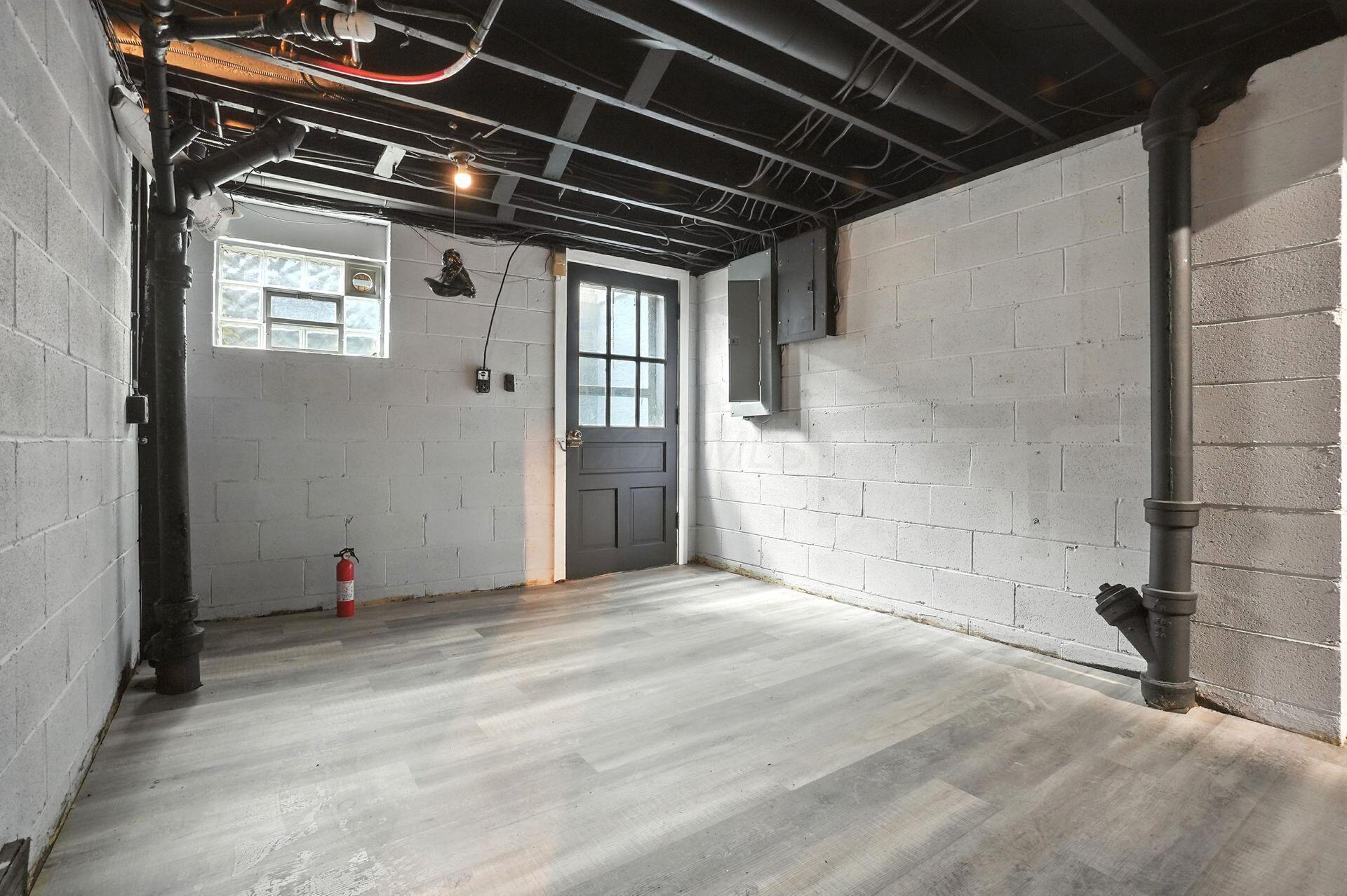 295 E Whittier Street Property Photo 40