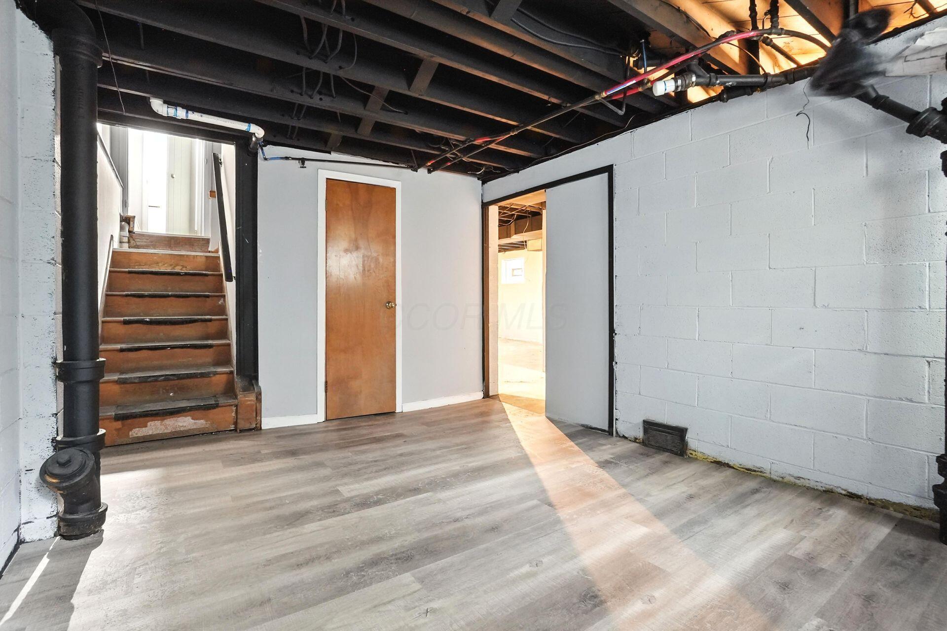 295 E Whittier Street Property Photo 41