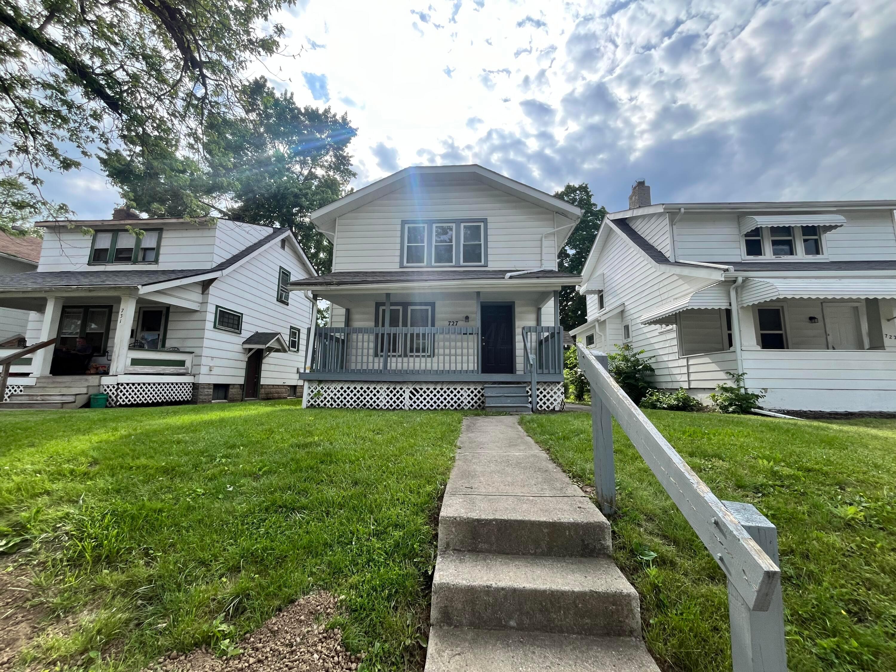 727 S Richardson Avenue Property Photo 1