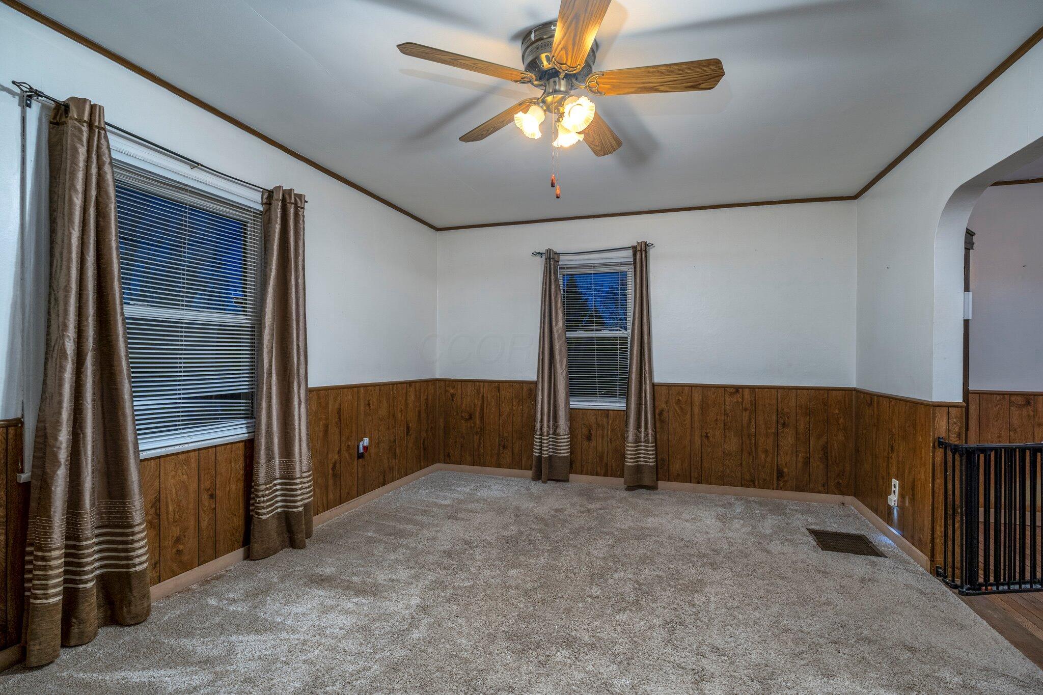 718 Hook Road Property Photo 5