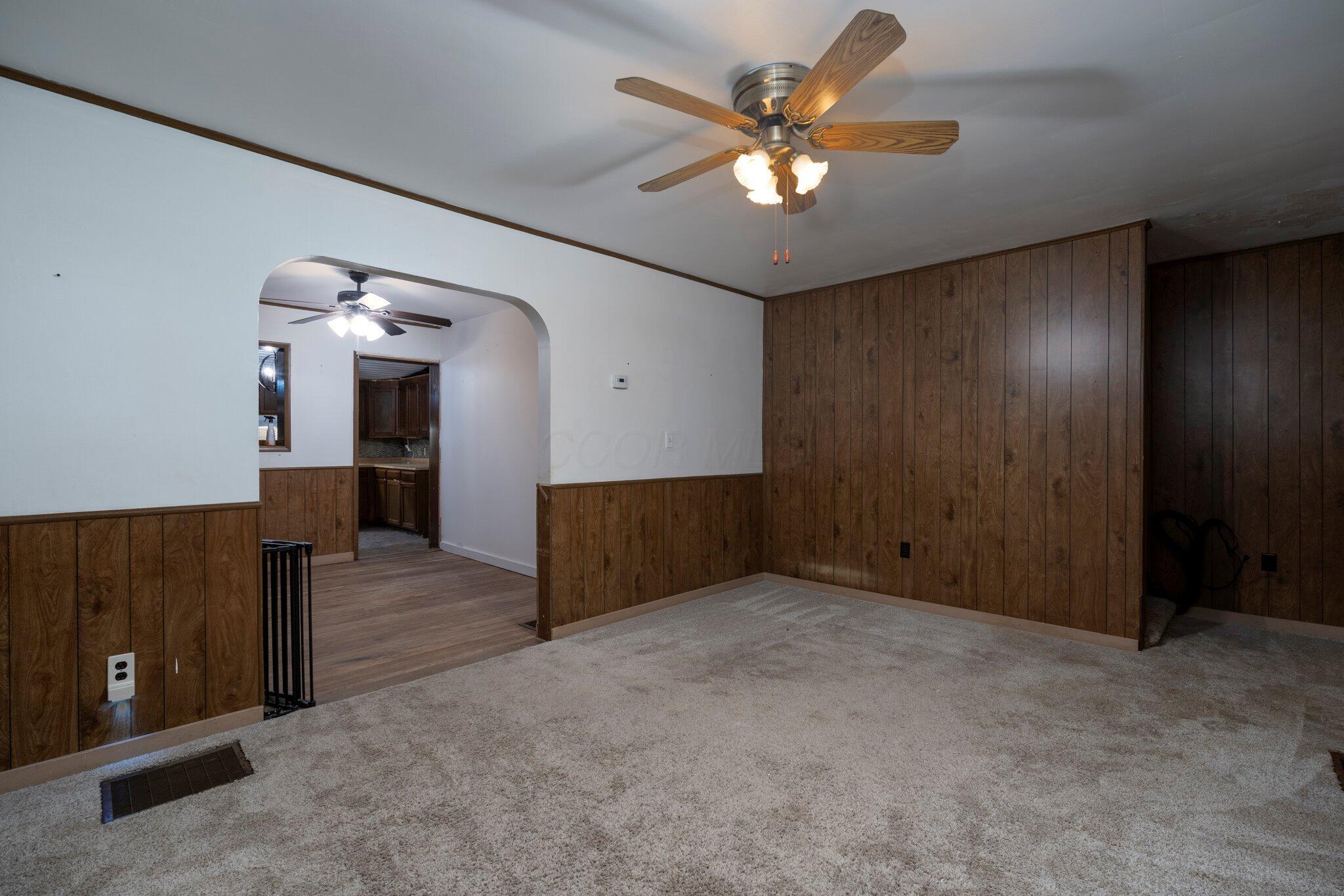 718 Hook Road Property Photo 6