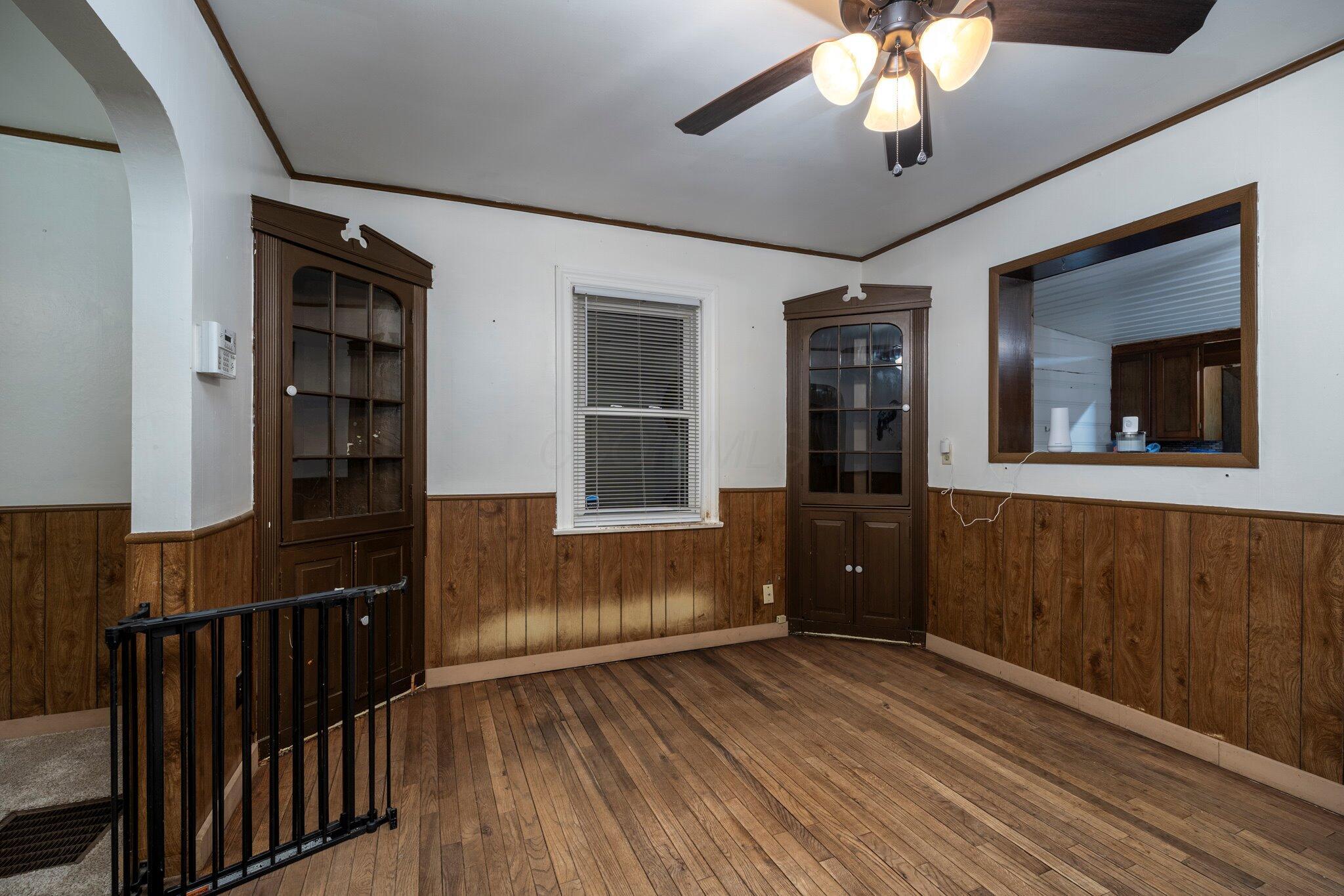 718 Hook Road Property Photo 8