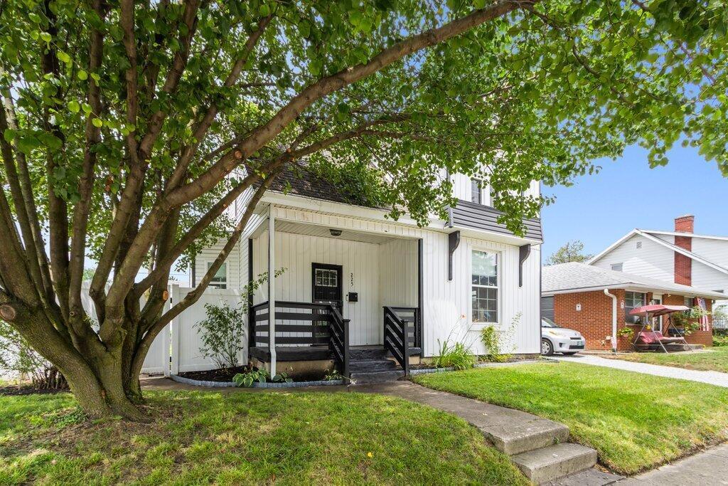225 N Hague Avenue Property Photo 3