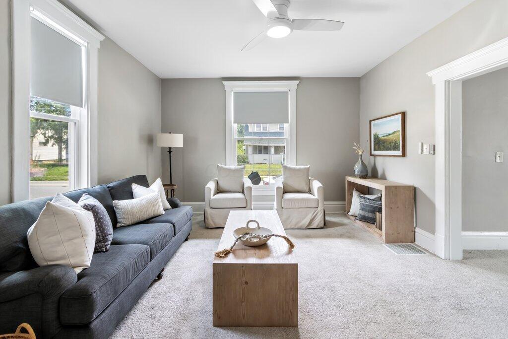 225 N Hague Avenue Property Photo 9