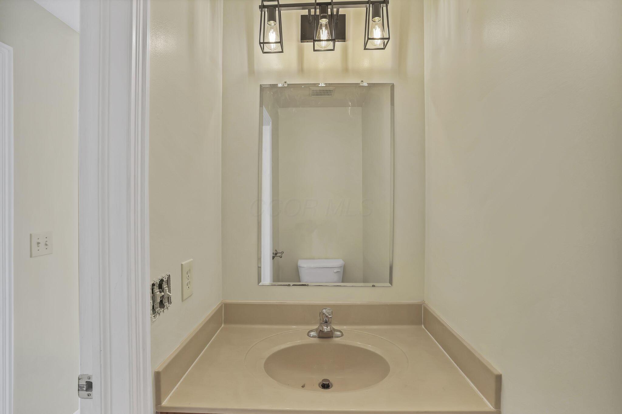 6874 Golden Way Property Photo 25