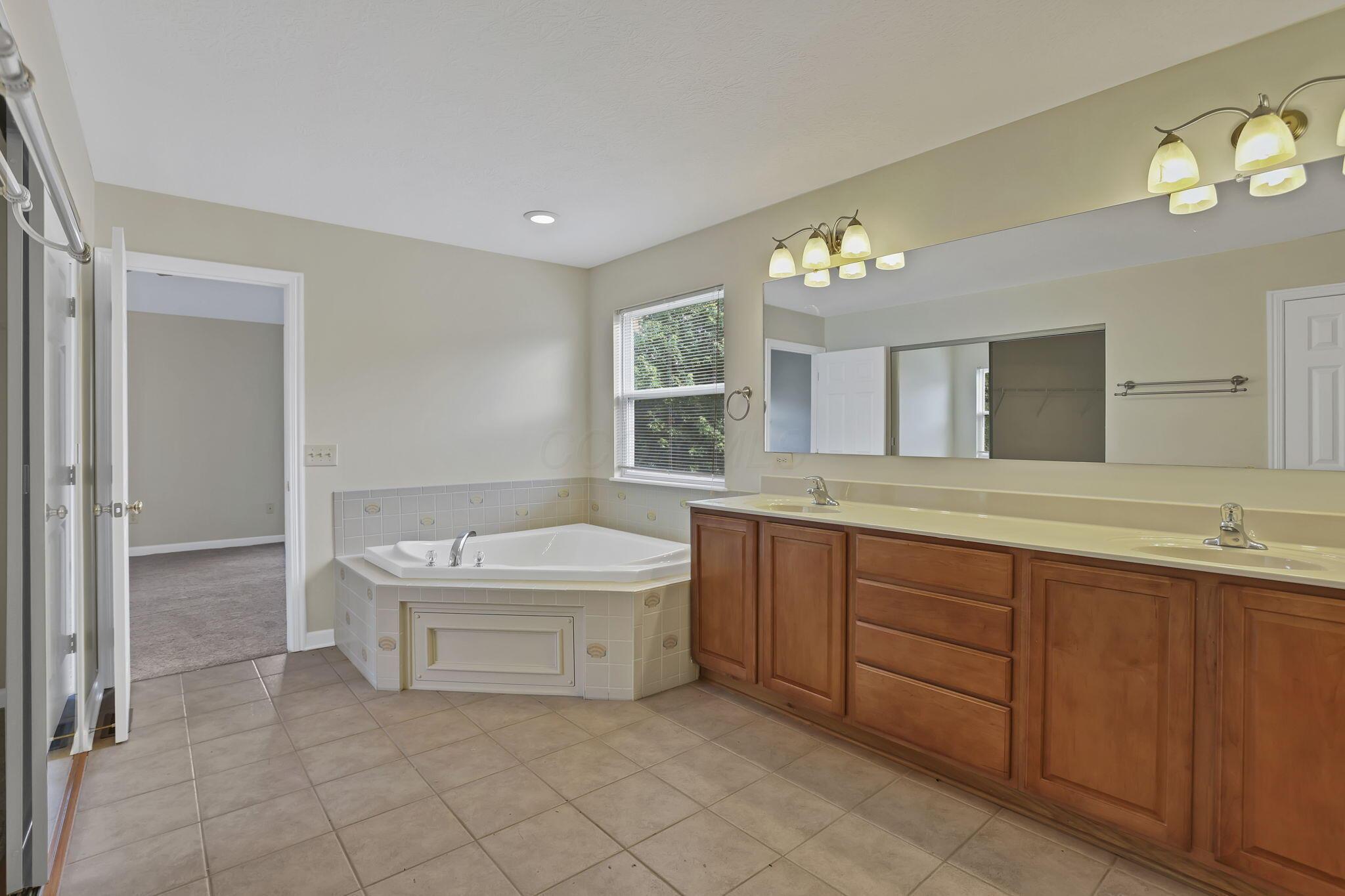 6874 Golden Way Property Photo 30