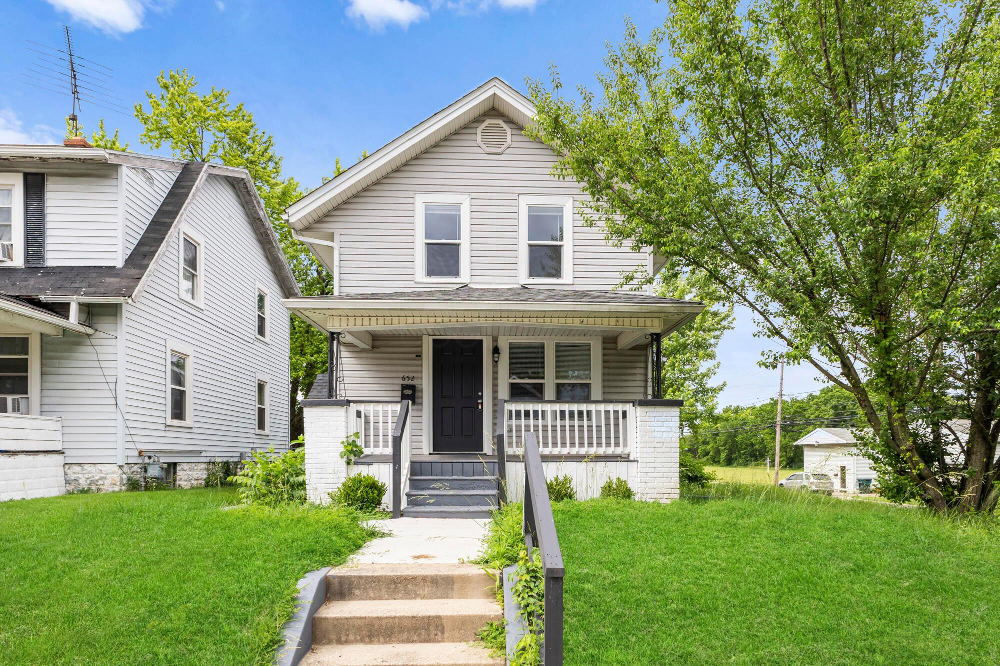 652 E Southern Avenue Property Photo