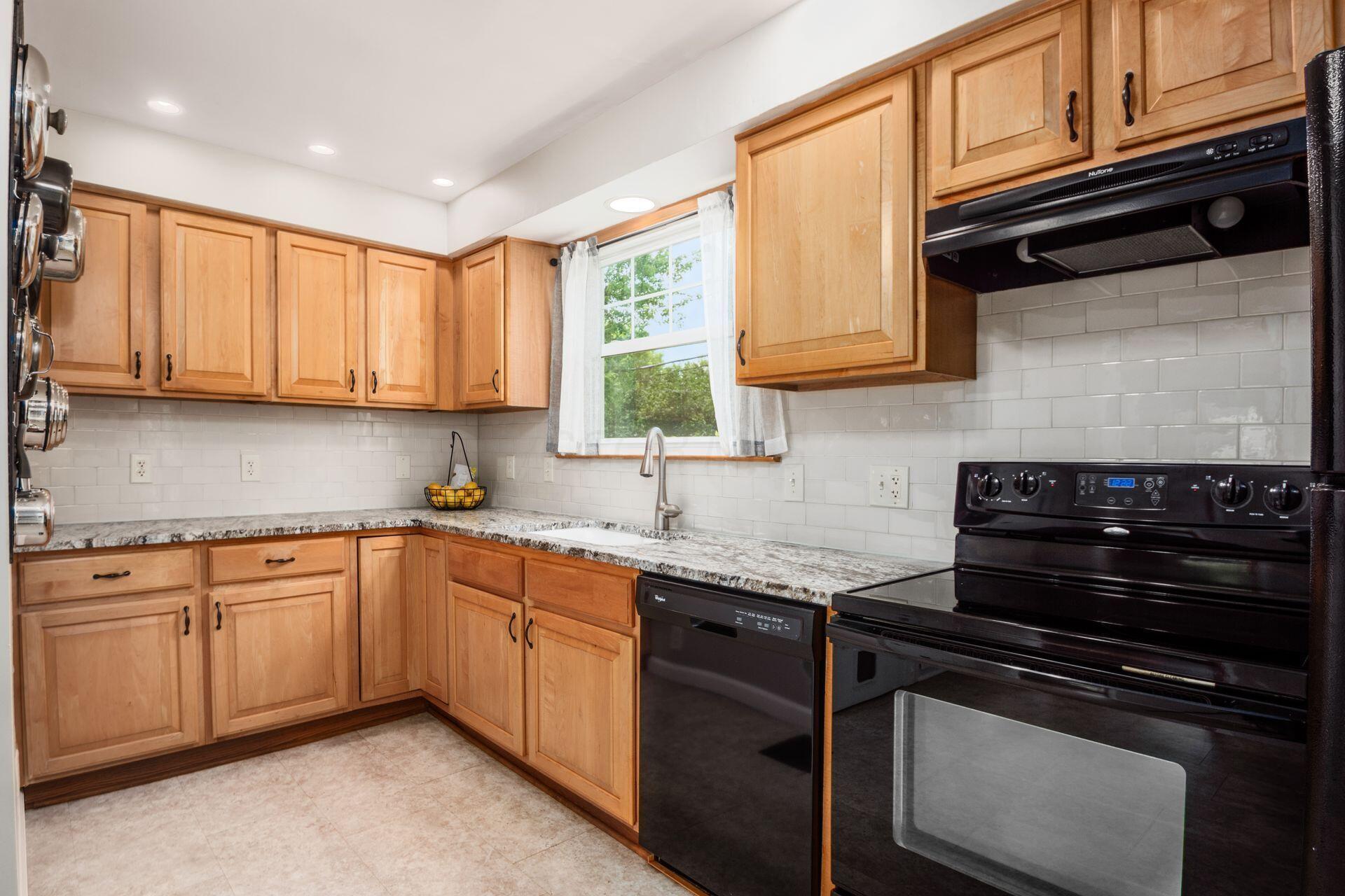 2309 Woodstock Road Property Photo 11