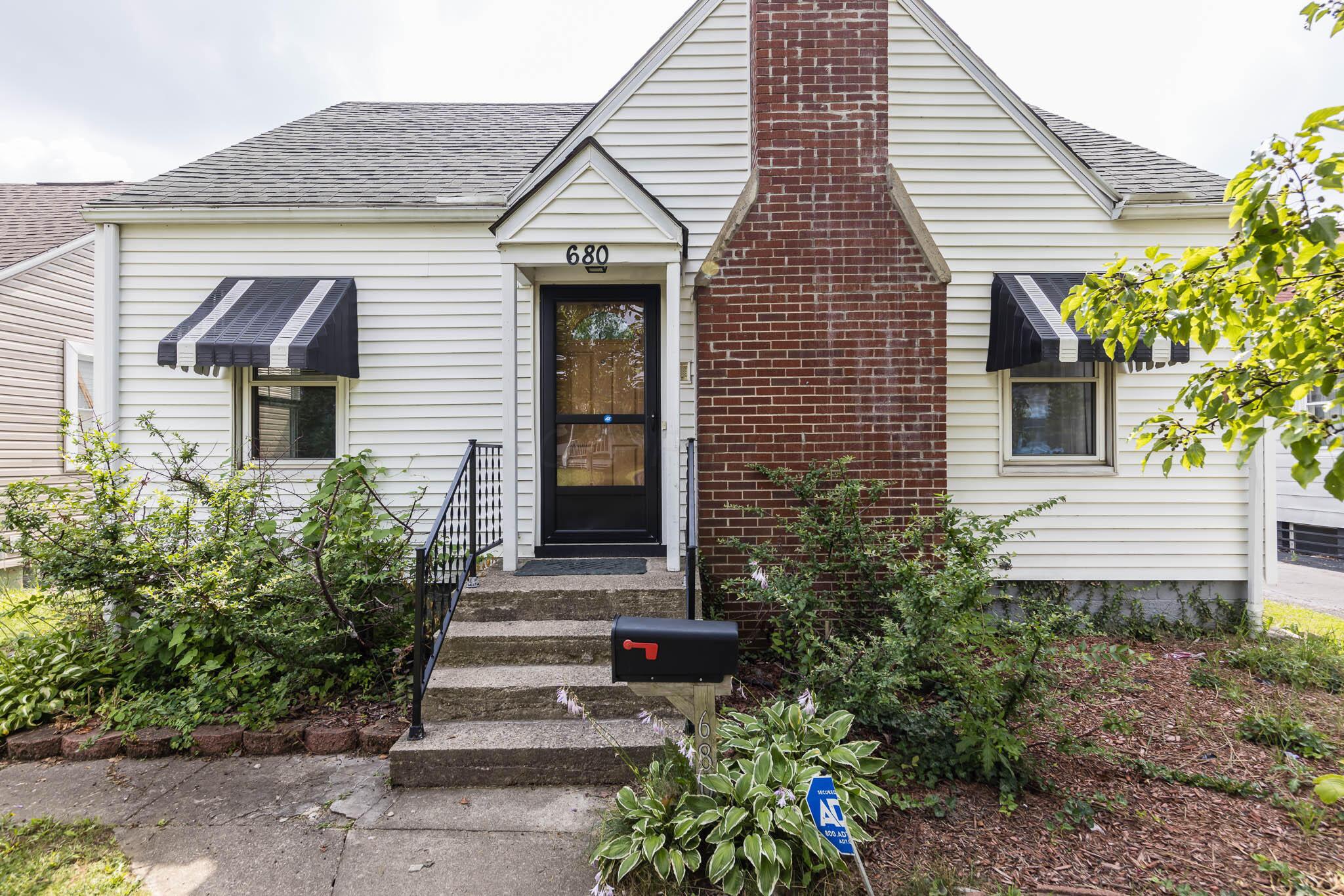 680 S Hague Avenue Property Photo 1