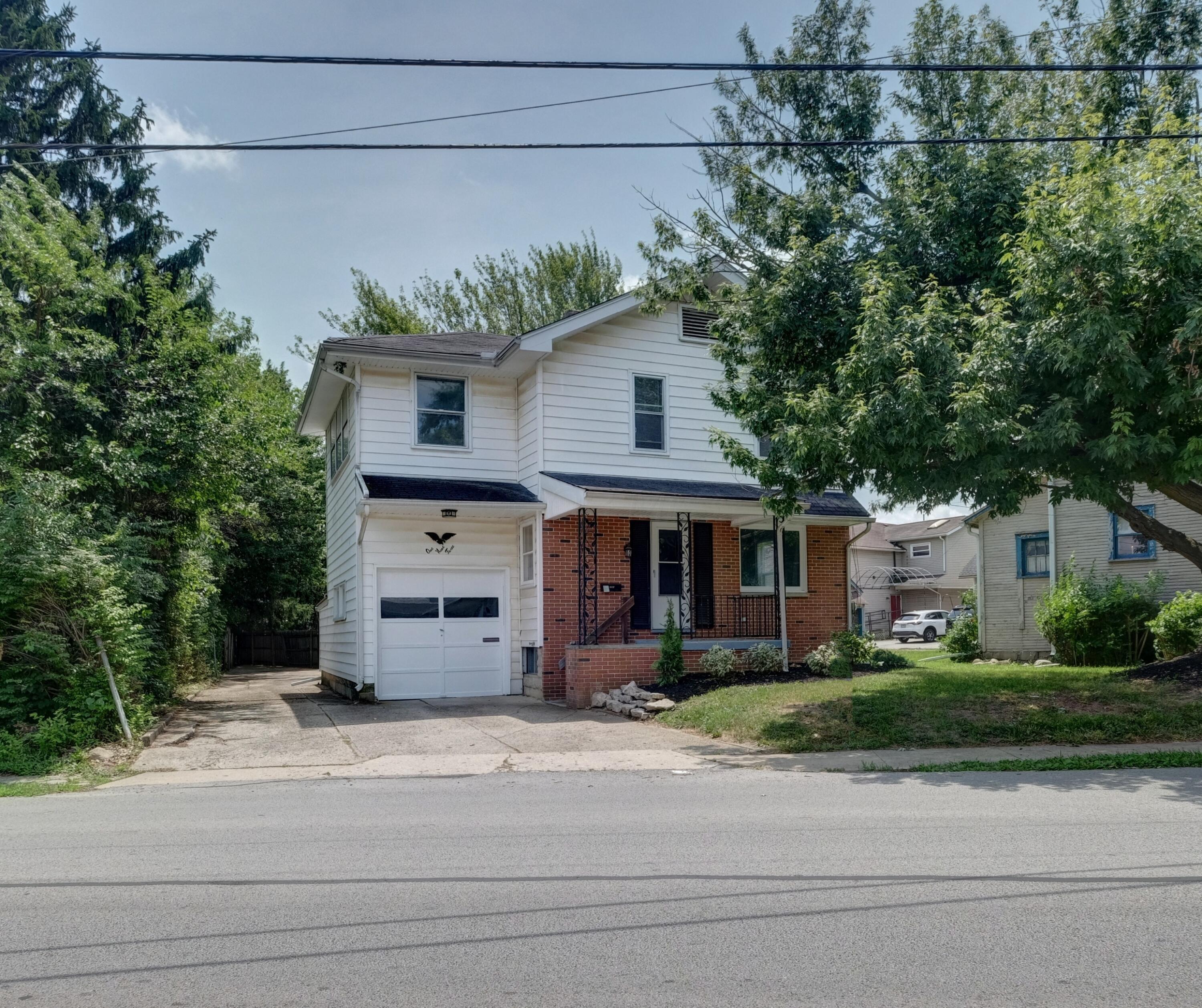 193 E Walnut Street Property Photo 1