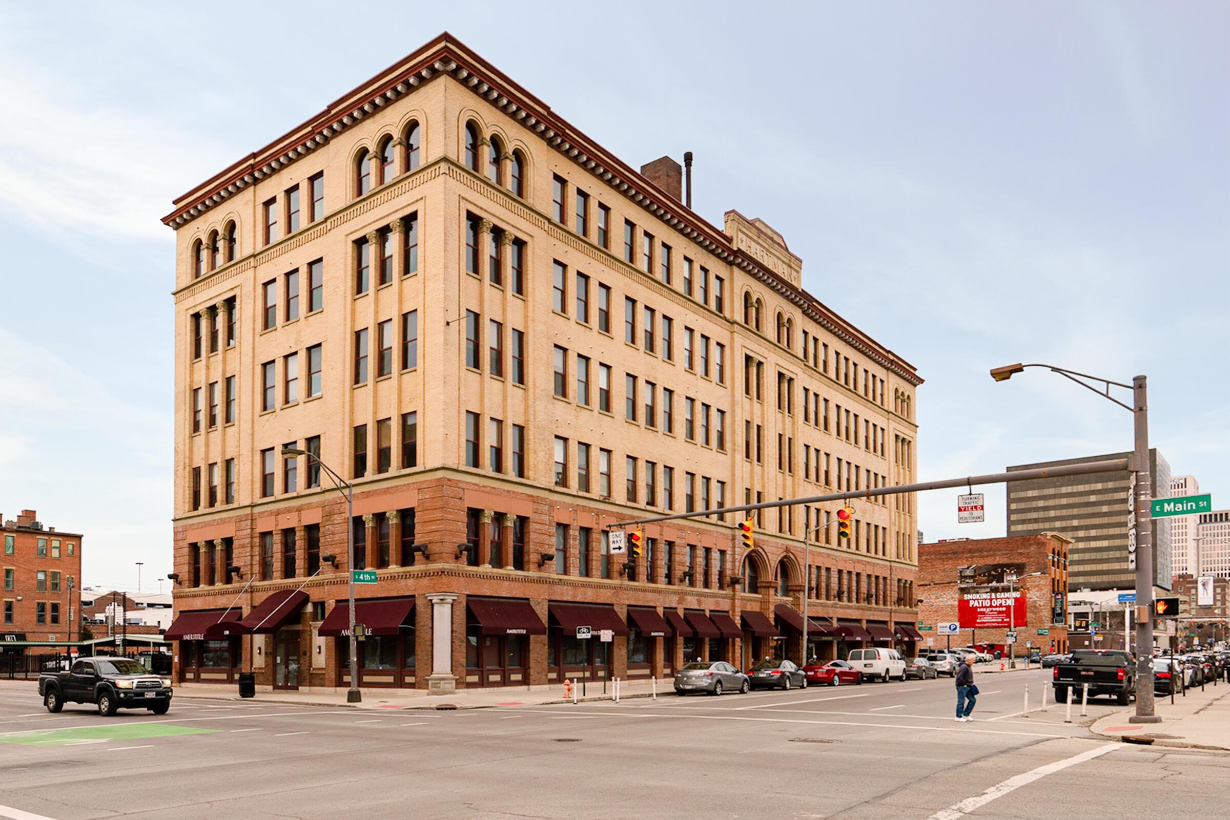 150 E Main Street, 405 Picture