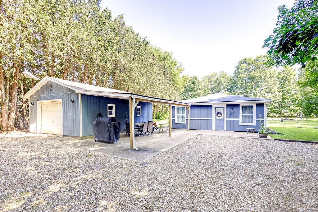 9020 Kinney Road Property Photo 1