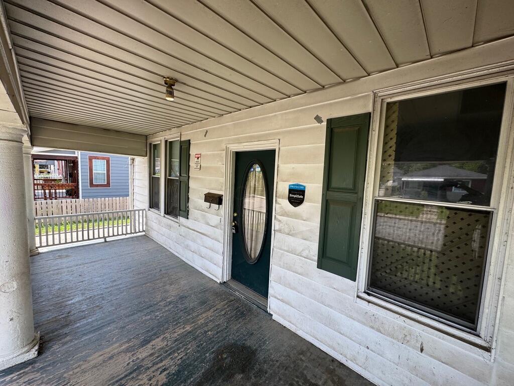 253 Midland Avenue Property Photo 7