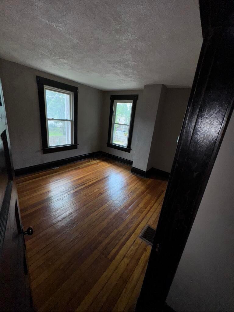 253 Midland Avenue Property Photo 20