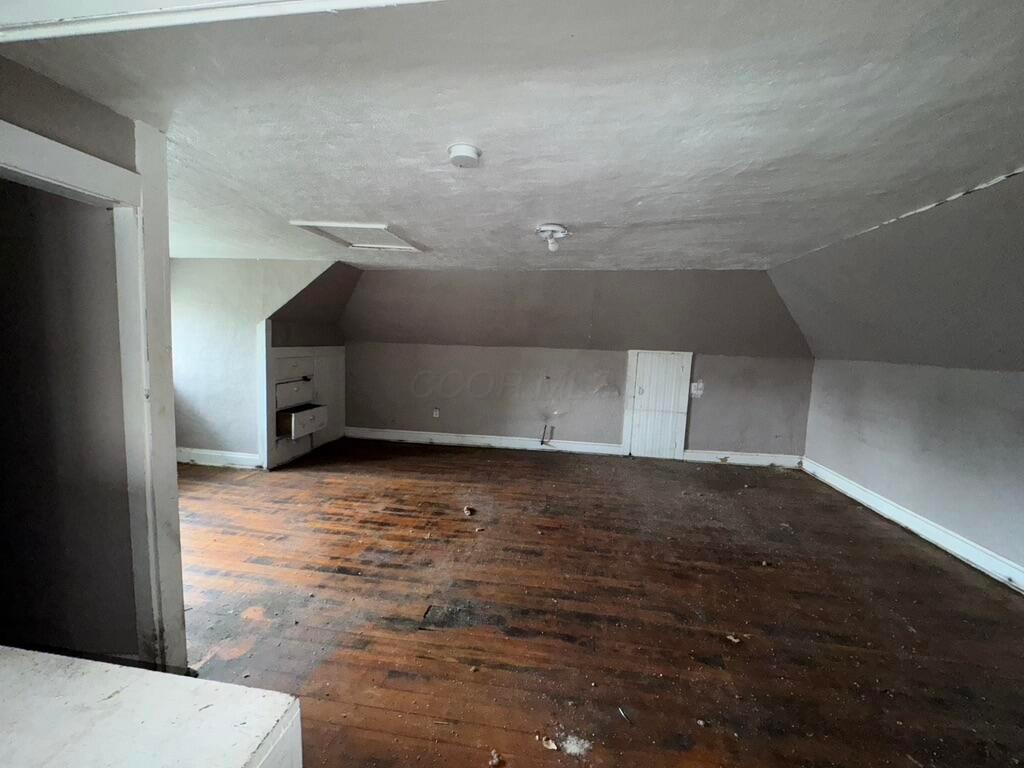 253 Midland Avenue Property Photo 23