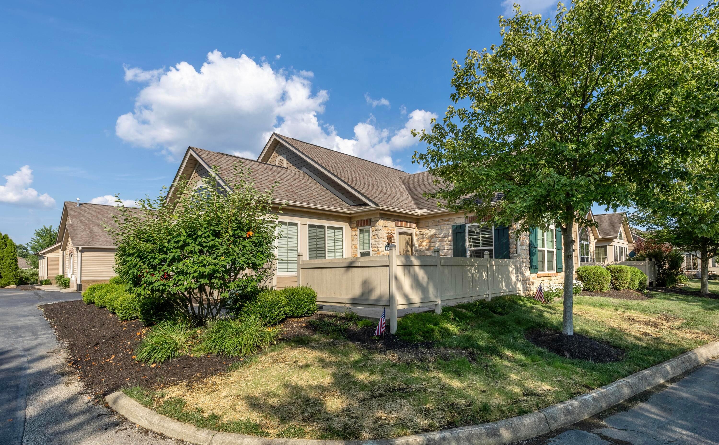 810 Lambton Circle W Property Photo 1
