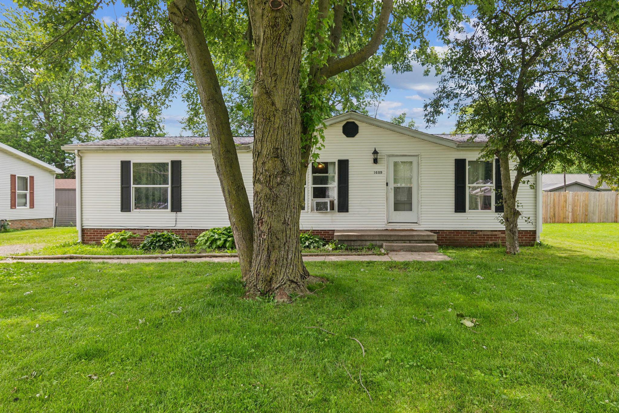 1609 Foraker Avenue Property Photo 1