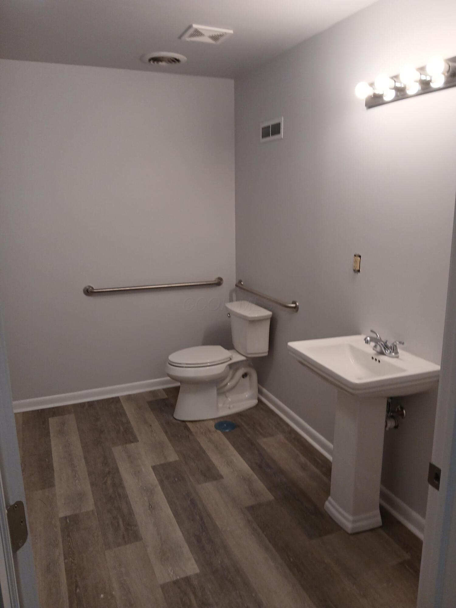 475 E Main Street, A Property Photo 4