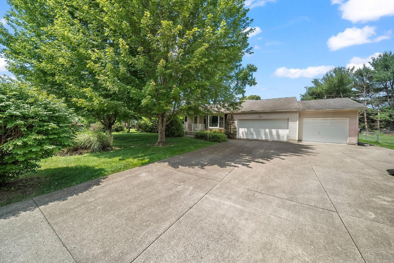 93 Parkway Drive Property Photo 1