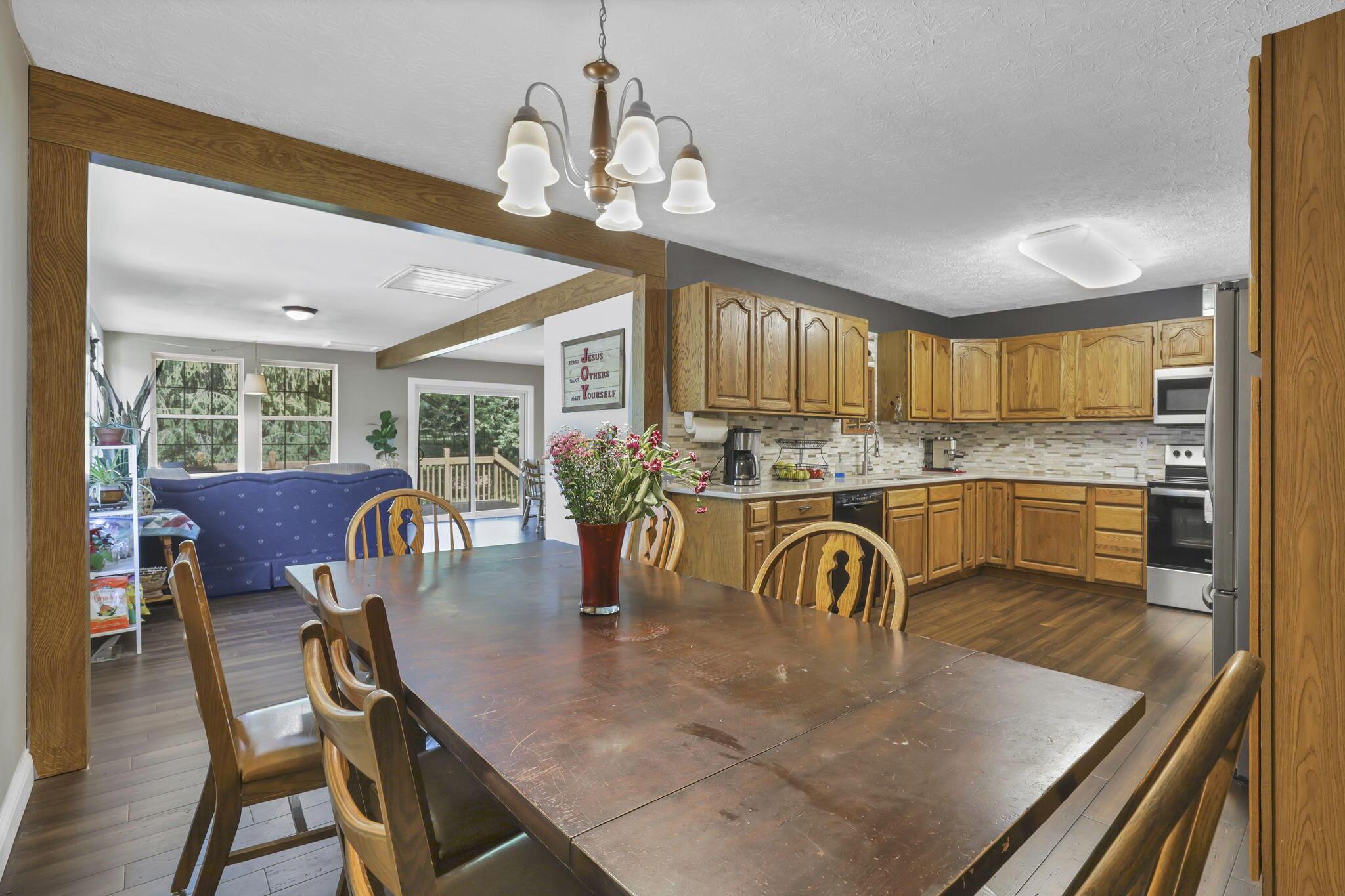 12345 Cherry Lane Property Photo 11