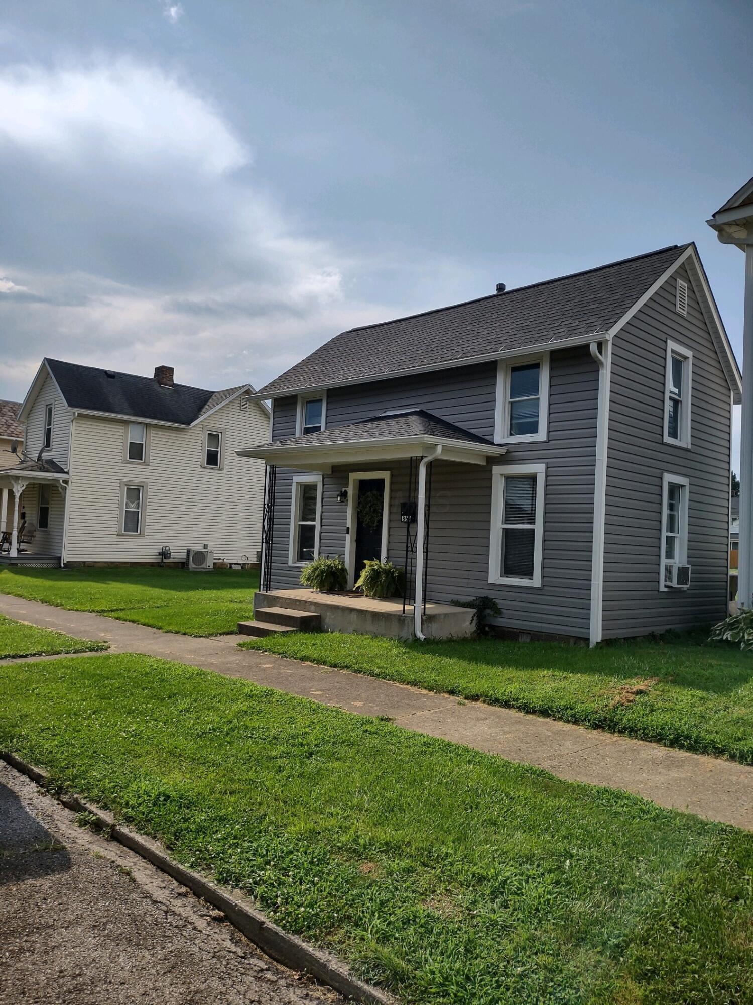 869 E Mulberry Street Property Photo 1