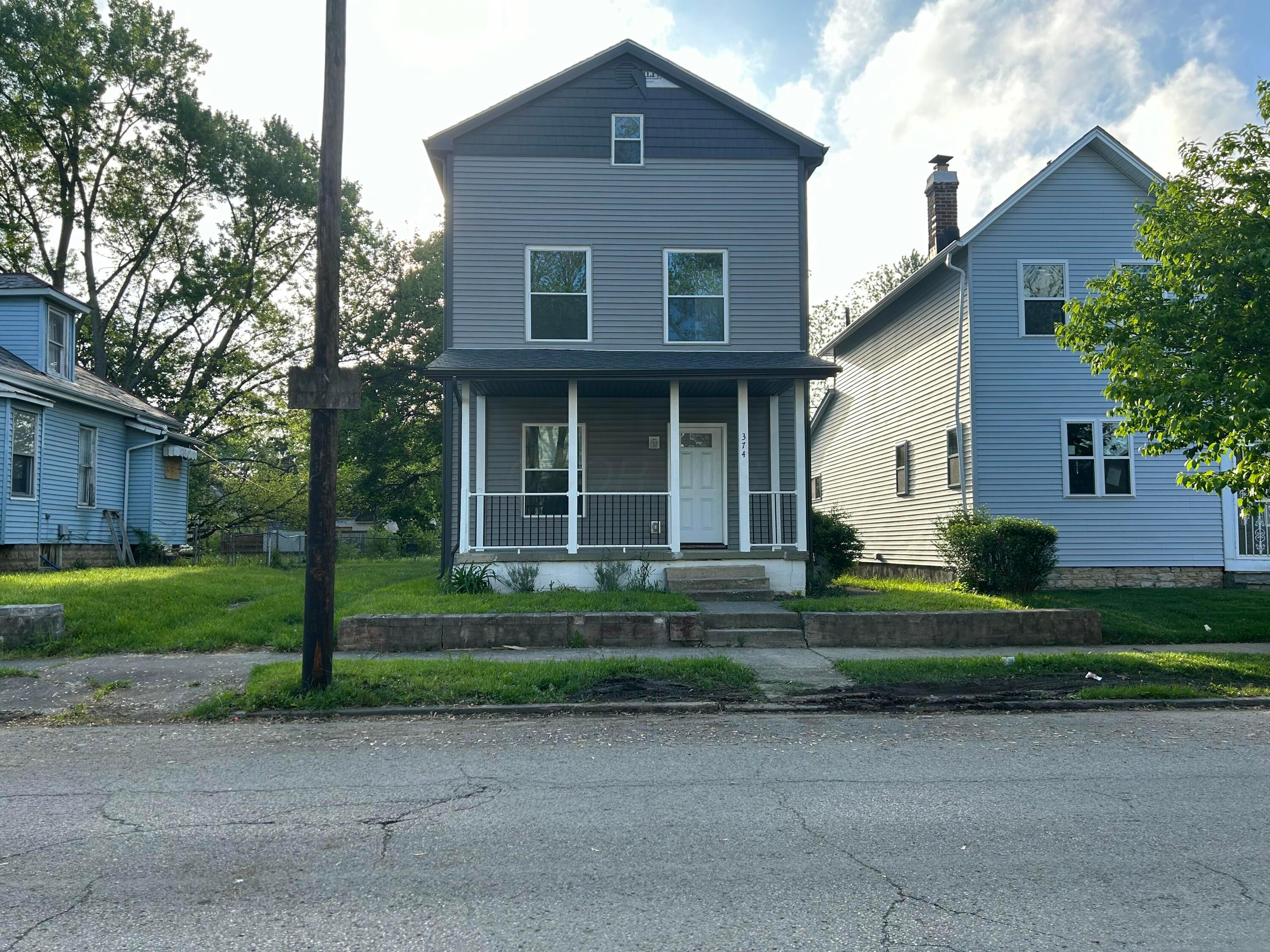 374 S Harris Avenue Property Photo 1