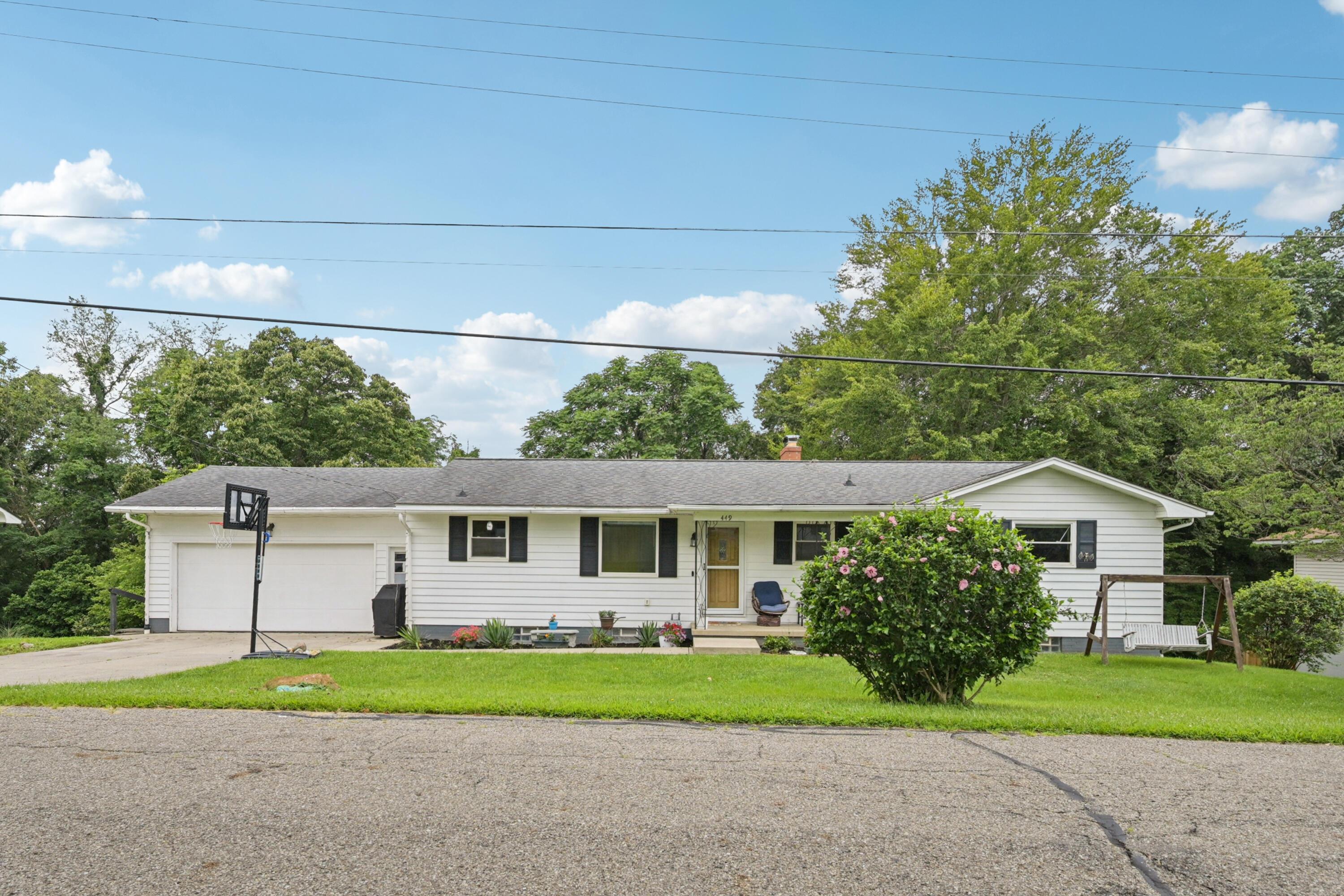 449 Lynwood Lane Property Photo 1
