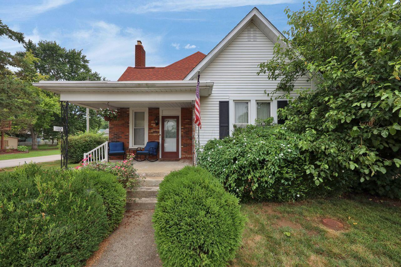 1102 Columbus Street
