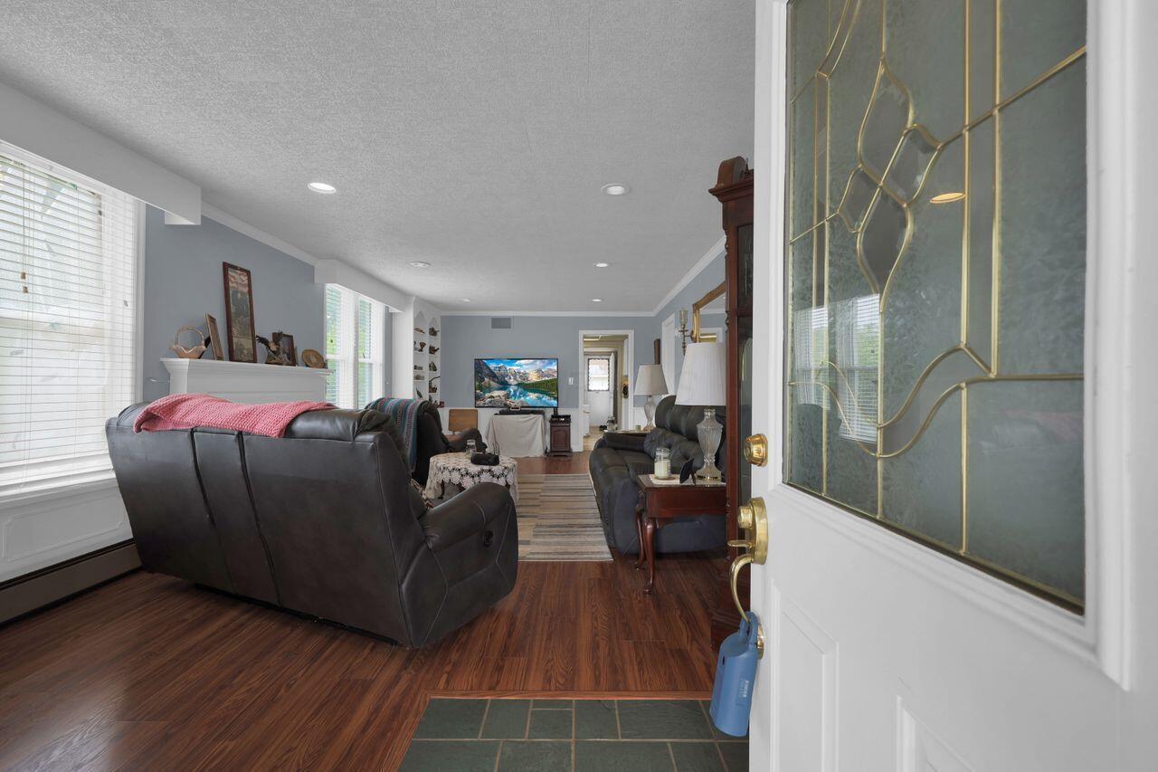 1102 Columbus Street Property Photo 3