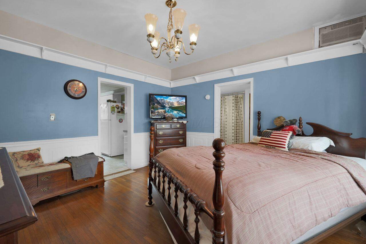 1102 Columbus Street Property Photo 11