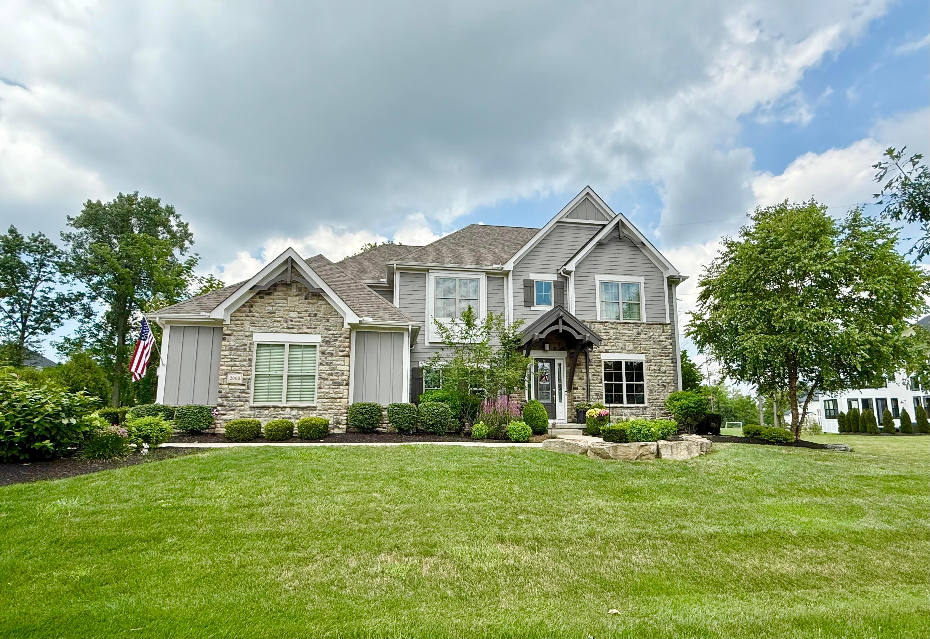 Picture of 2000 Forestview Lane