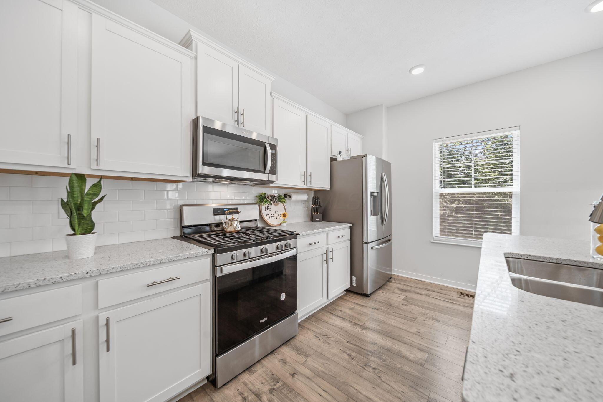 211 Sterndale Drive Property Photo 11