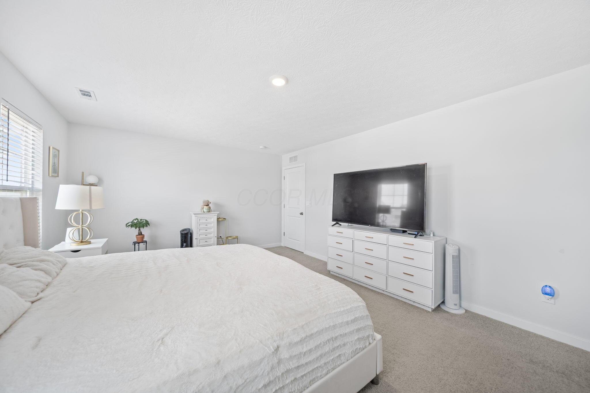211 Sterndale Drive Property Photo 22