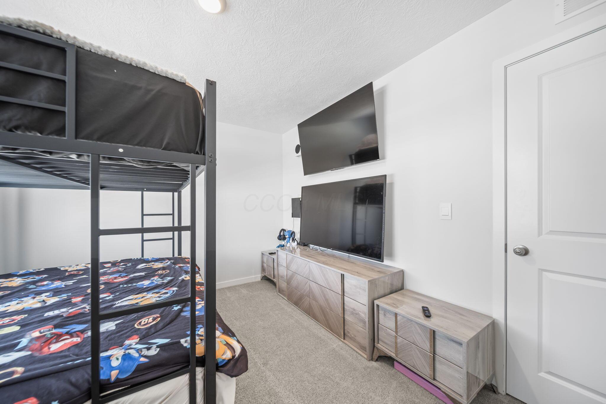 211 Sterndale Drive Property Photo 25