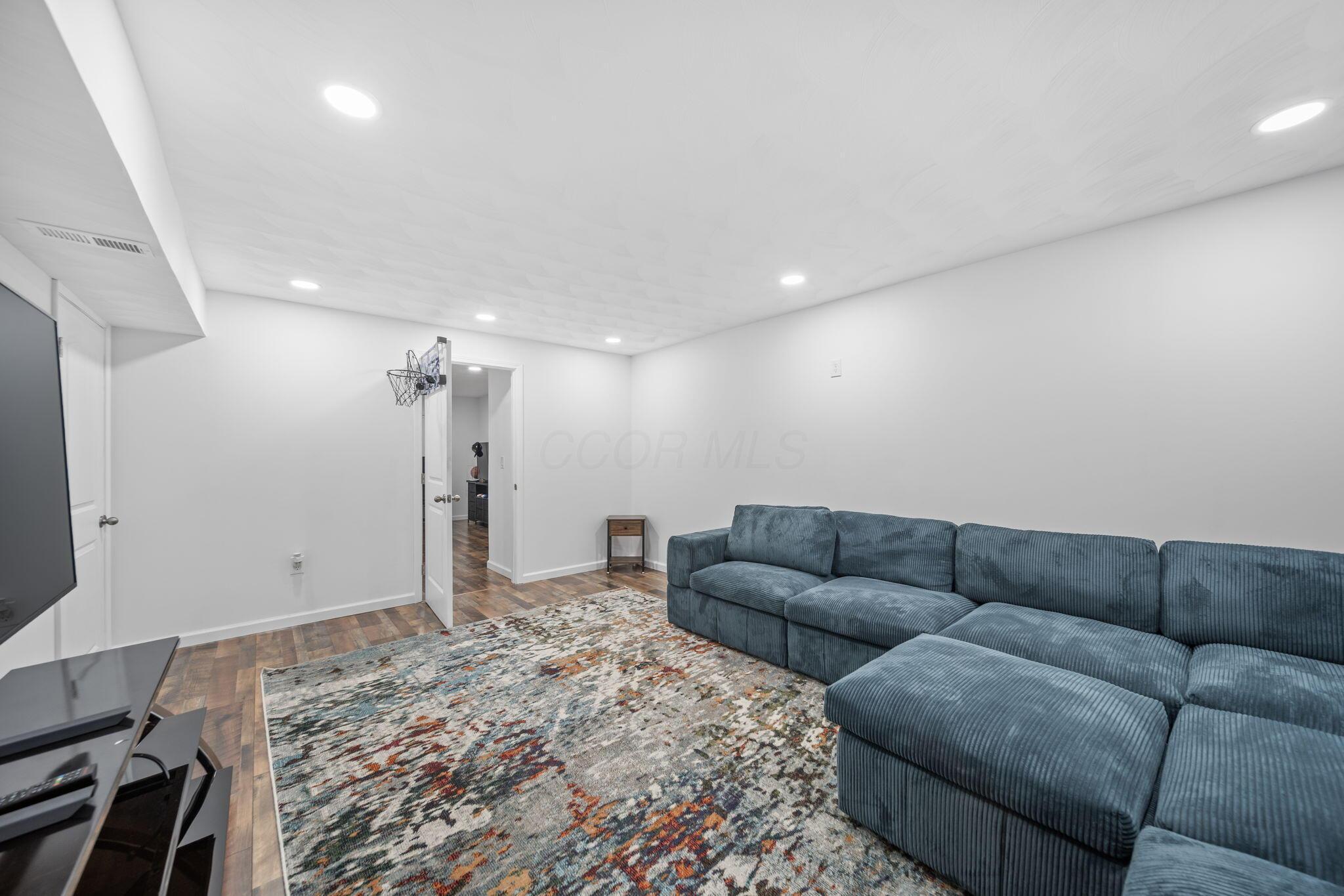 211 Sterndale Drive Property Photo 31