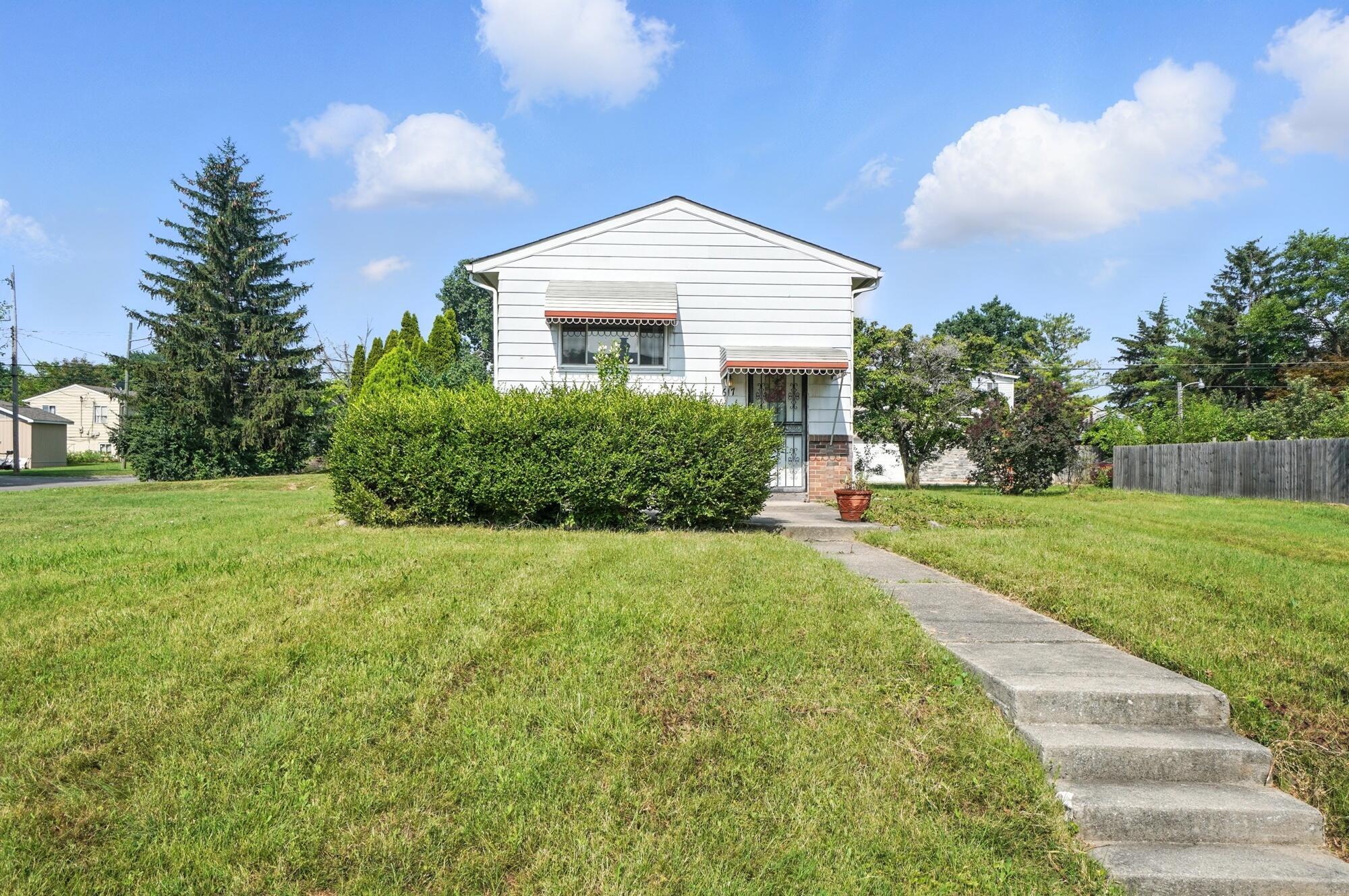 617 Athens Street Property Photo 1