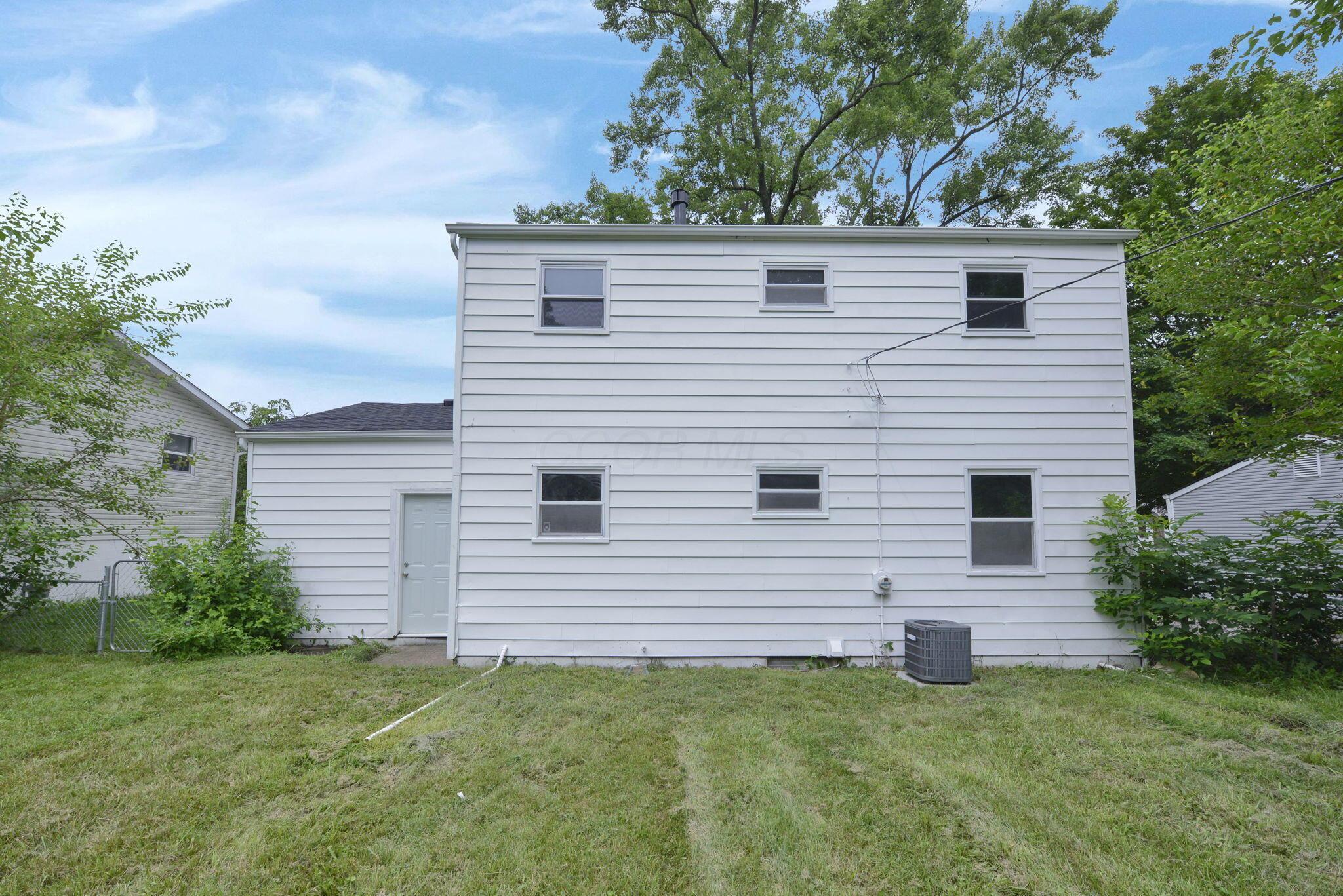 3302 Sundale Road Property Photo 2