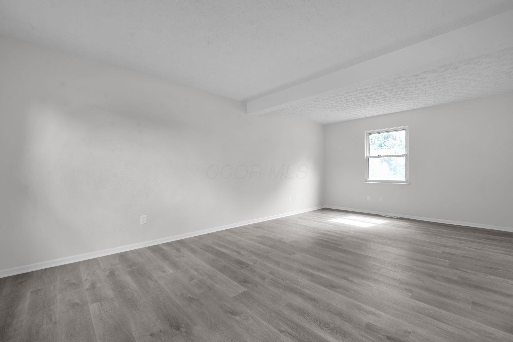 3302 Sundale Road Property Photo 3