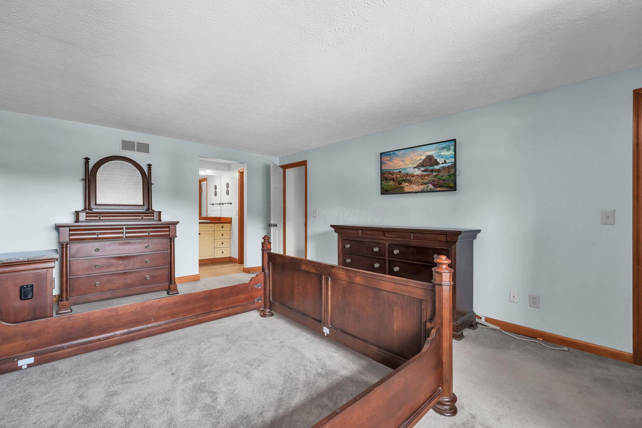13048 Coventry Avenue Property Photo 23
