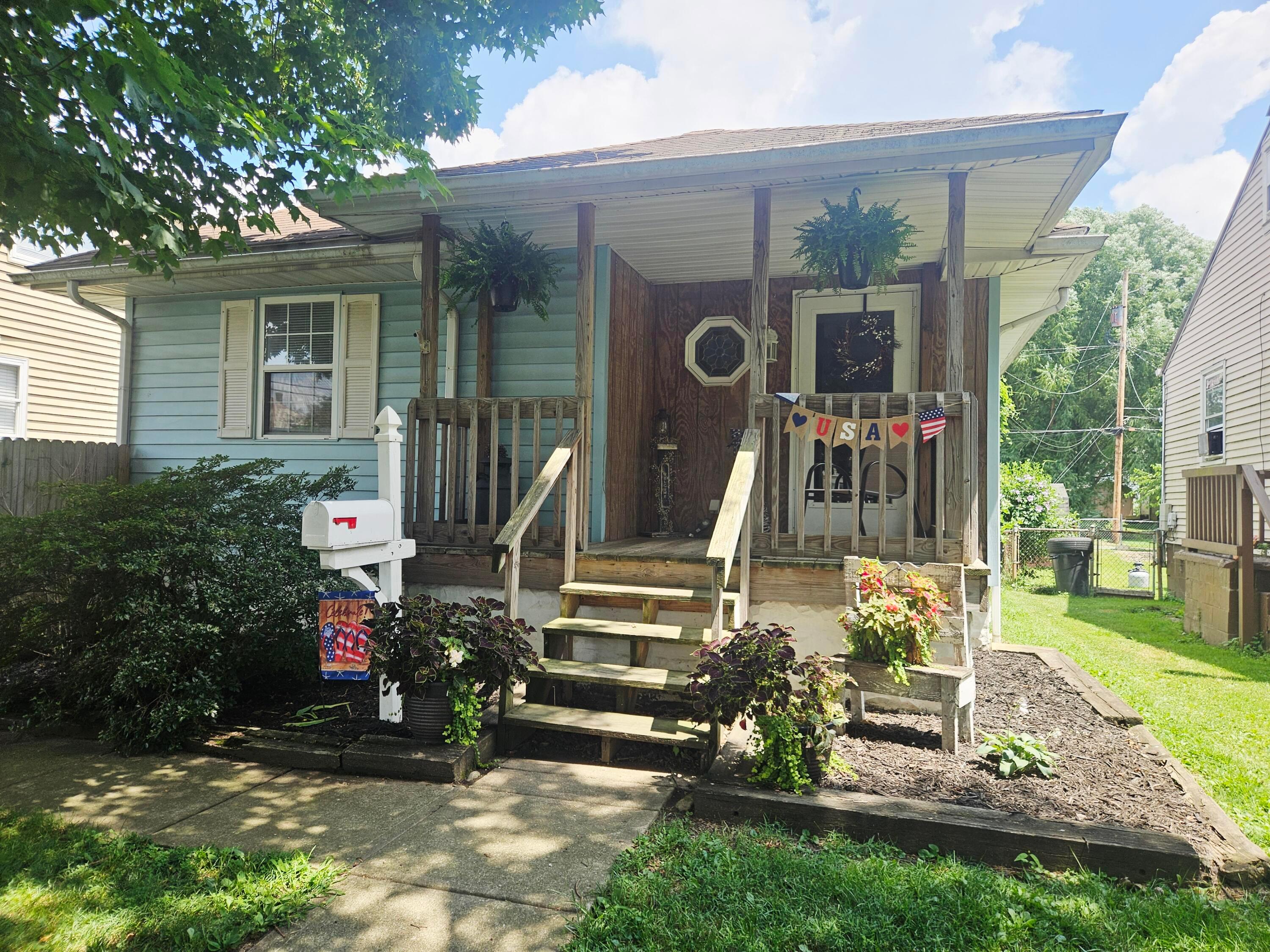 112 N George Street Property Photo 1