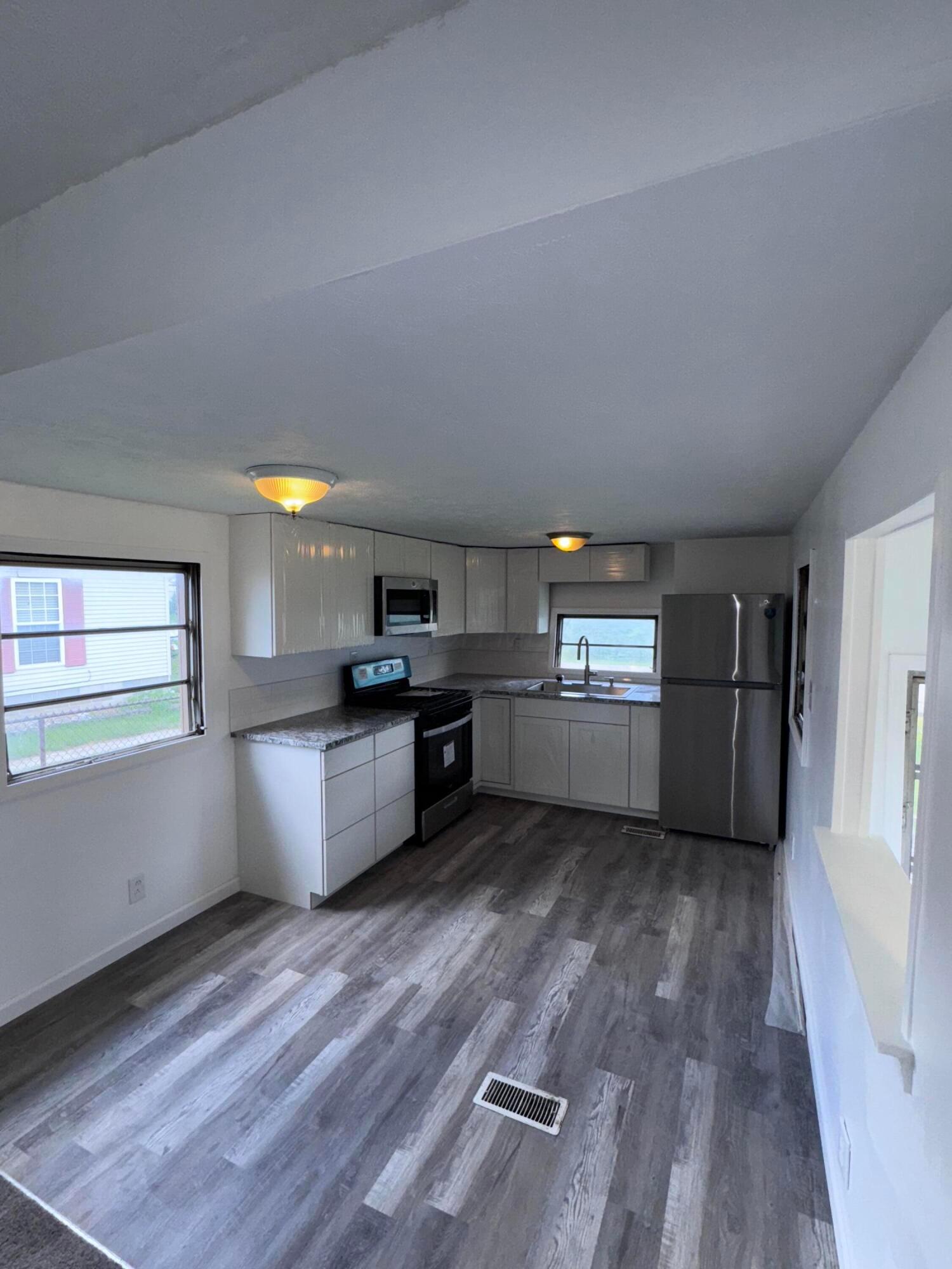 2229 Maureen Boulevard N Property Photo 1