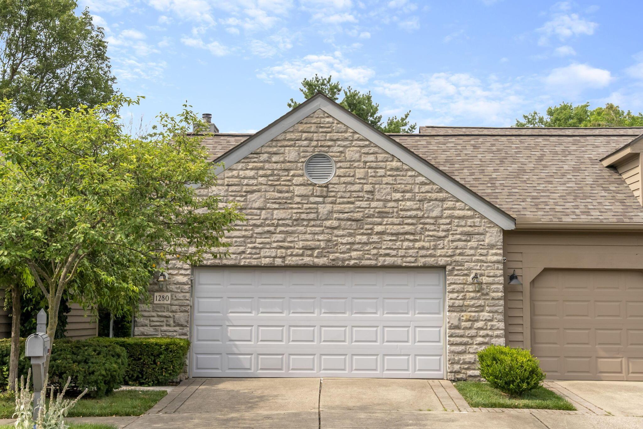 1280 Gemstone Square W Property Photo 1
