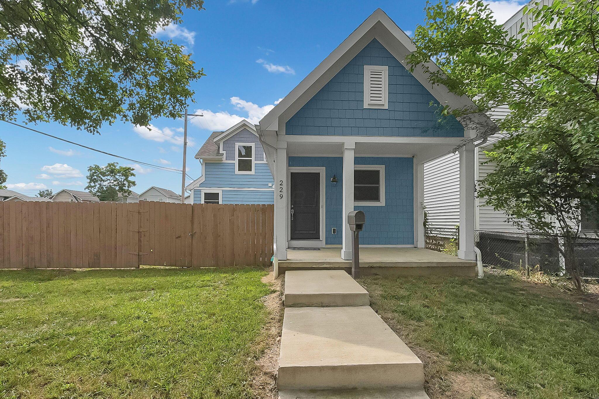 229 S Highland Avenue Property Photo 1