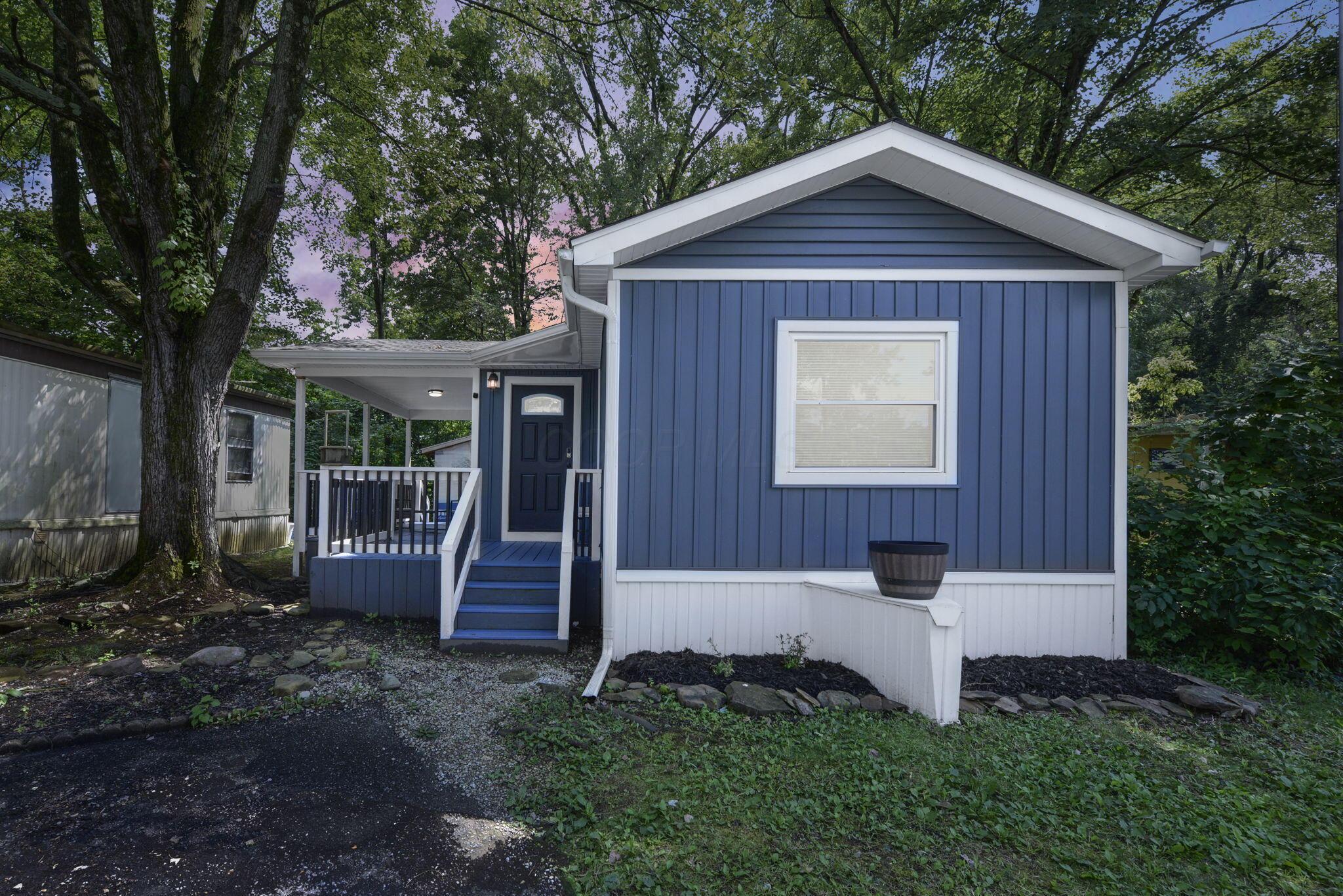 144 Cambridge Court Property Photo 1
